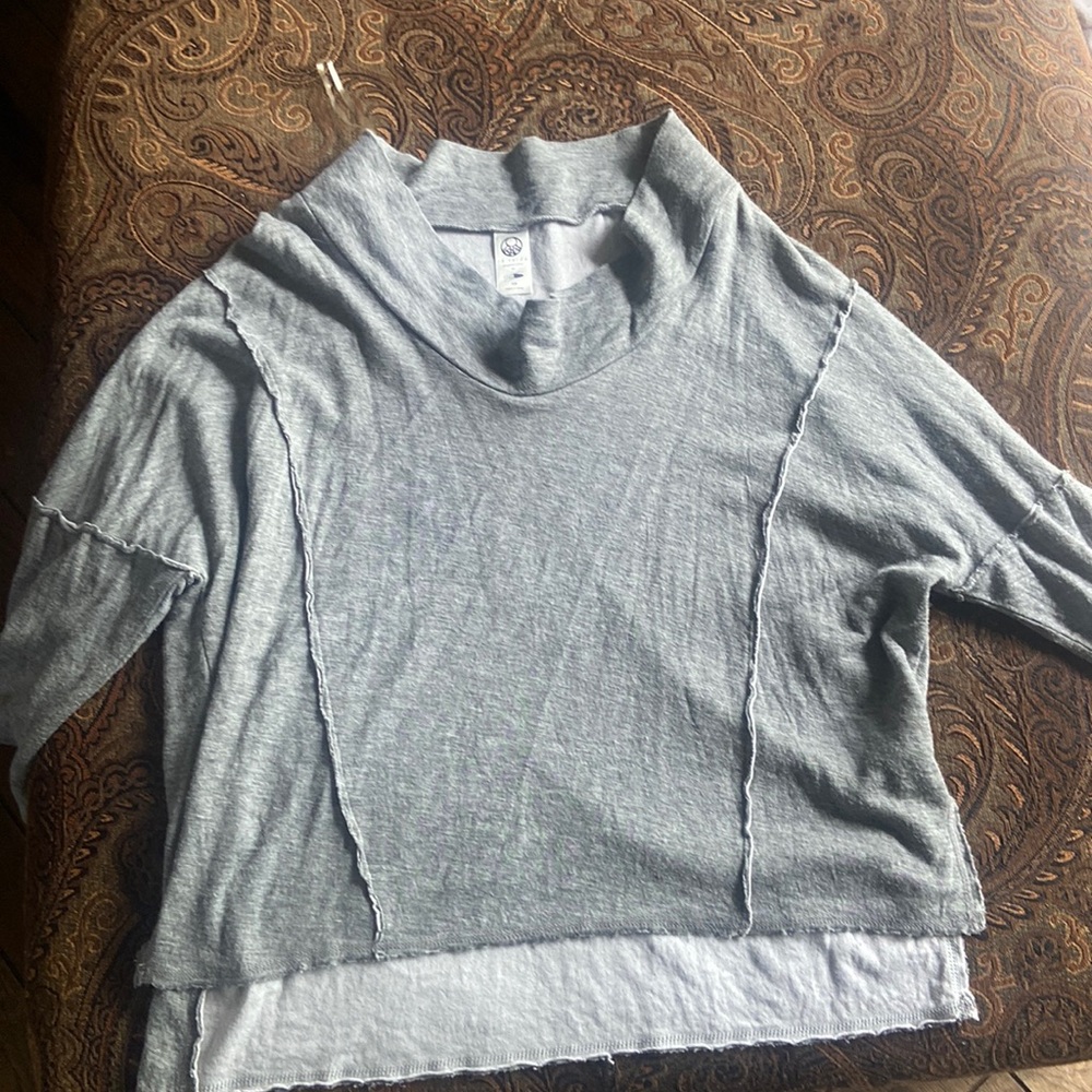 Grey flowy long sleeve with a loose turtle neck. Size XS.